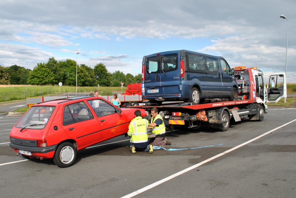 unpeuloupleretourpourundesminibusmaisgalementpourcettepeugeotrougejenconnaisunquivarigolertuparsenrenaulttureviensenvlotuparsenpeugeottoujoursunbruitnouveaumaisbonafaisaitunpeuloinpourrentrervlo.jpg