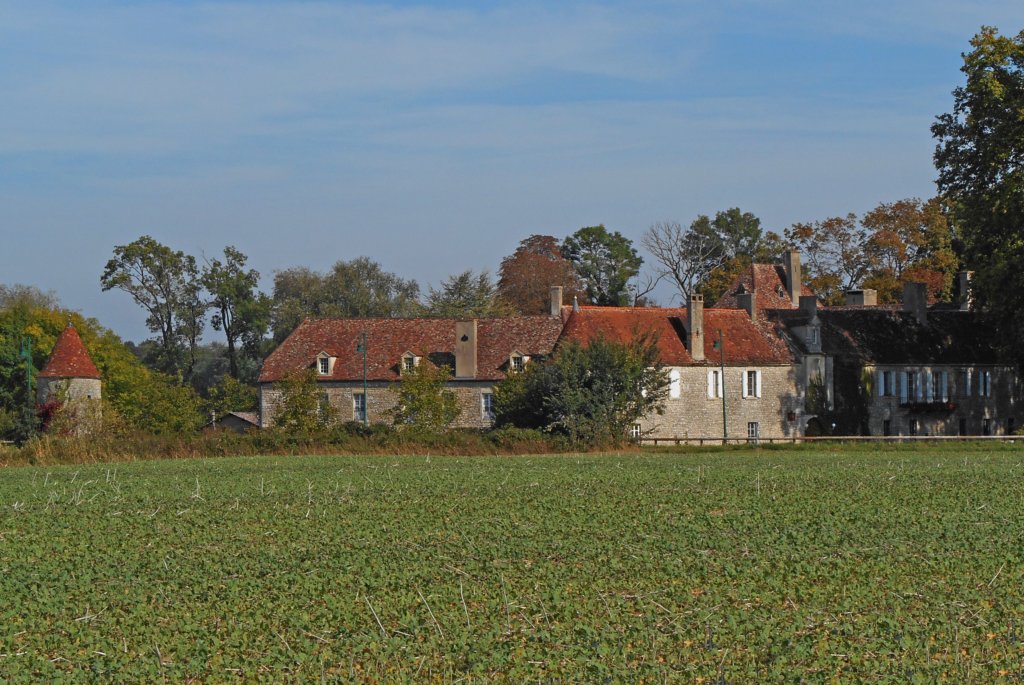 chateaudelaberchredeboncourtleboisaulieudephotographierlechateaujauraidregarderlesflchesjaifiltoutdroitcequimavaluunedizainedekmssupplmentaires.jpg