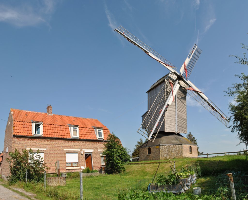 houtkerque59moulindelhoflandbeaumoulinpivotdatantde1782.jpg