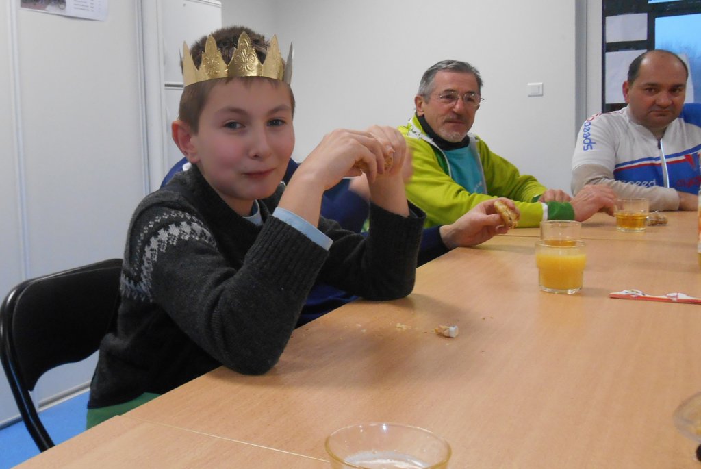 antoinedeuxgalettesdcoupesetdeuxfoislafvetusaiscequilterestefaireantoine.jpg