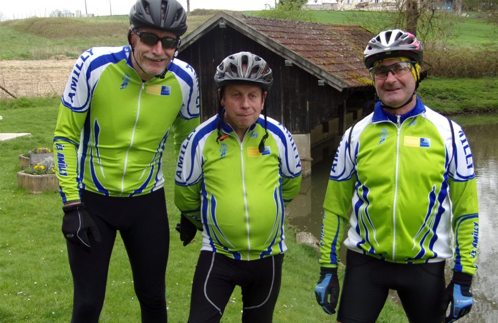 groupesallurediffrentesuivantlesparticipantsdanslentrenoustionsbienencadrspasjeanyvesclaudeetraphalmerci.jpg
