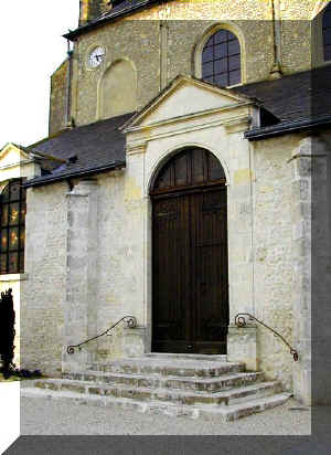 EGLISEPORTE.jpg (70486 octets)
